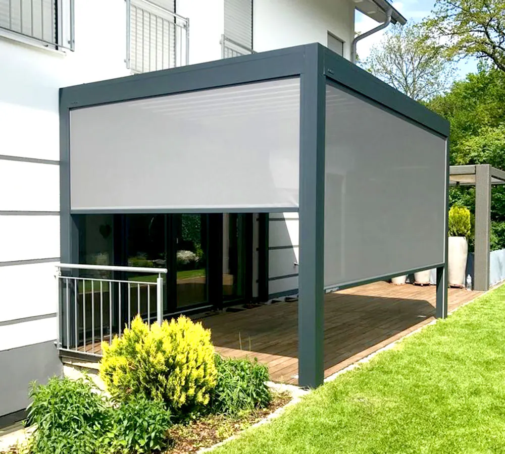 Vertical zip screen